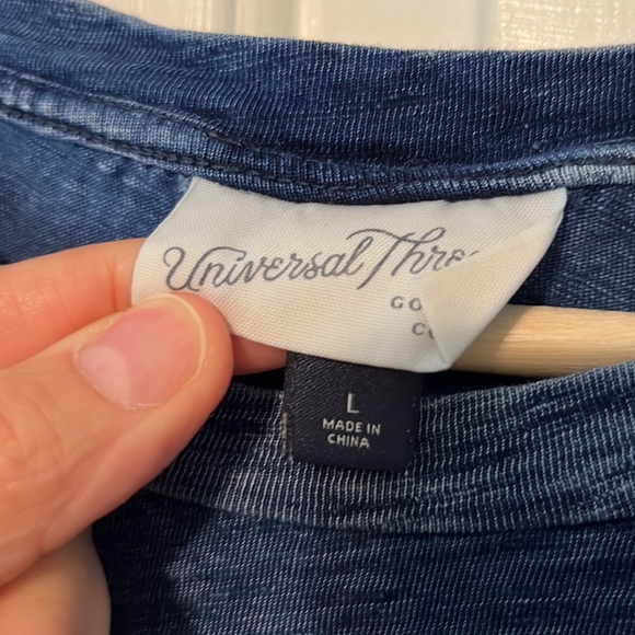 #Bundle & Save# Universal Thread Blue Ruffle Sleeve Top - Picture 2 of 6